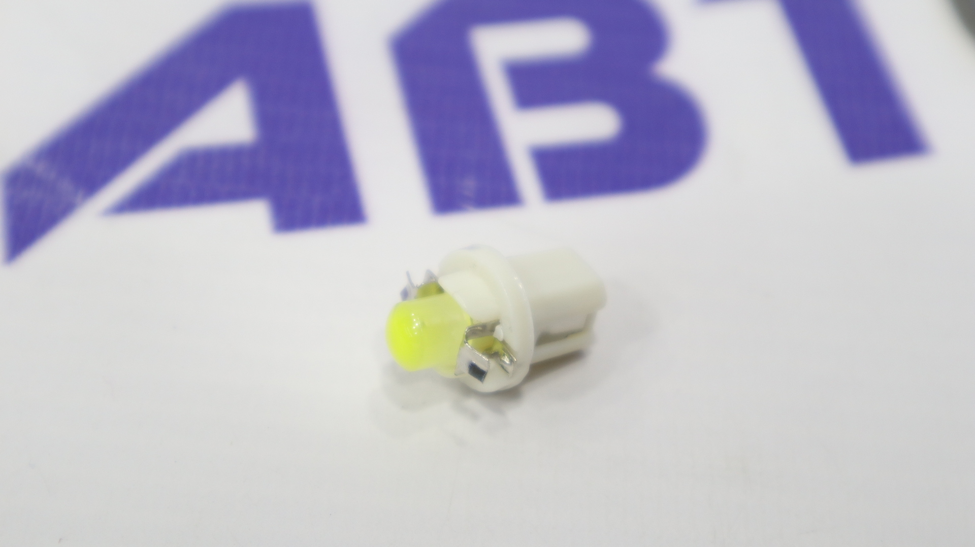 Лампа светодиодная 12V 1.2W T8.5 COB White NovoLED